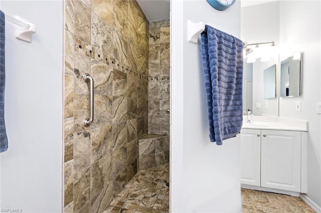 2165 Hawksridge Dr , Unit 1303, Naples, FL 34105 Photo