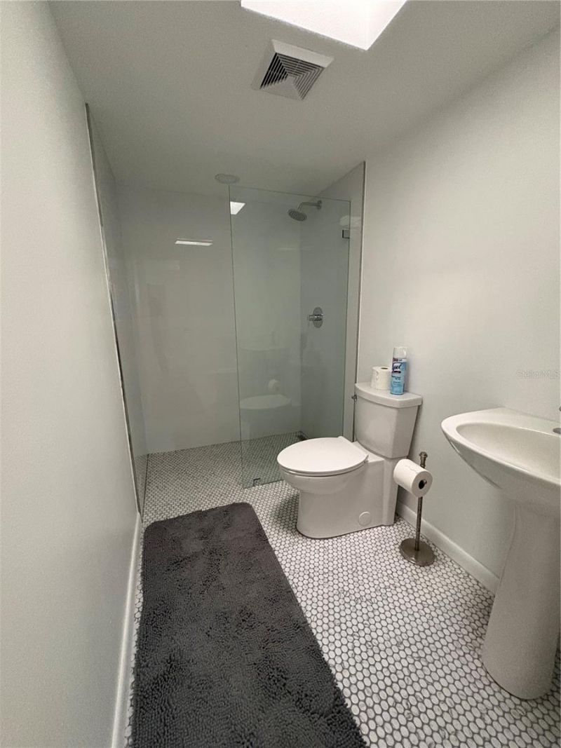 4223 E Riverhills Drive, Tampa, FL 33617 Photo