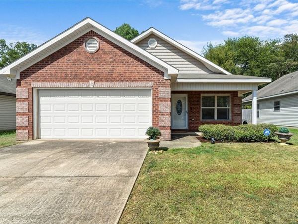 1848 Mimosa Gardens Dr , Tuscaloosa, AL 35405