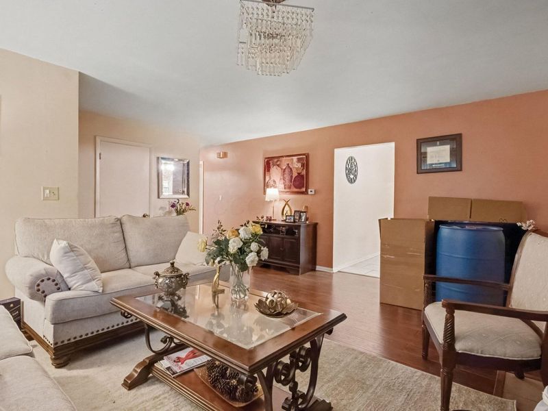 226 Oxley Road, Columbus, OH 43228 Photo 4