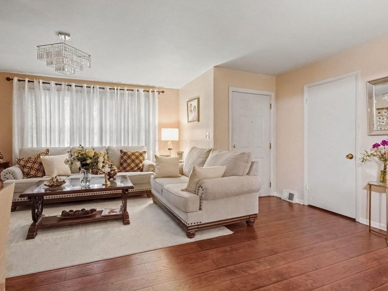 226 Oxley Road, Columbus, OH 43228 Photo 5