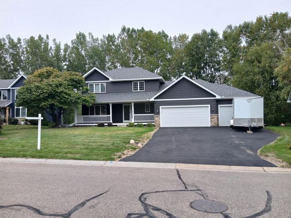 9040 Parkside Drive, Woodbury, MN 55125