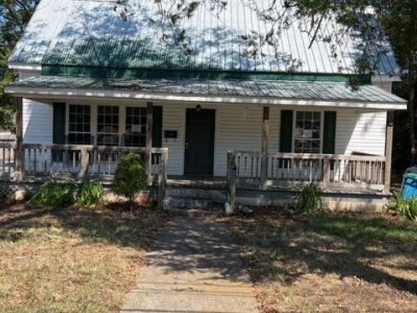 283 S BROAD STREET EXT, Commerce, GA 30529