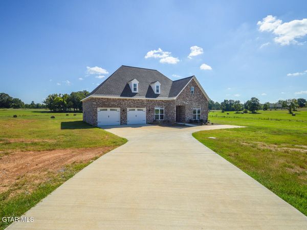 244 Chapel Hill Road, Starkville, MS 39759