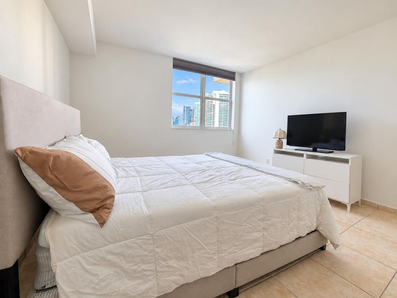 2475 Brickell Avenue, Unit 1705, Miami, FL 33129 Photo