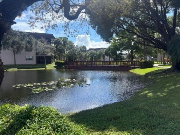 6095 N SABAL PALM Boulevard, Unit 308, Tamarac, FL 33319