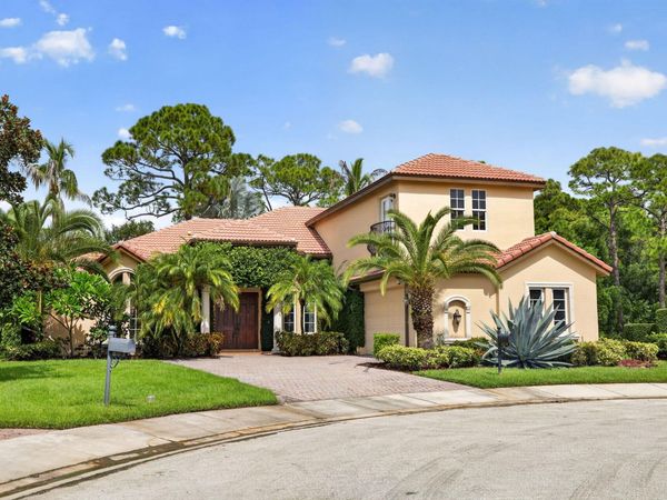 805 SW CLASSICO Court, Port St. Lucie, FL 34986