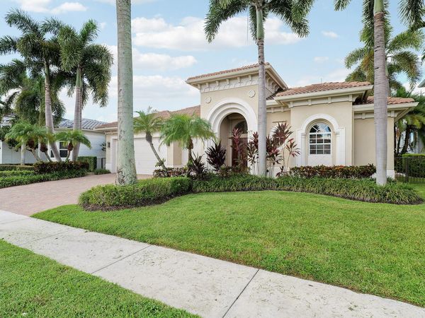 807 Floret Drive, Palm Beach Gardens, FL 33410