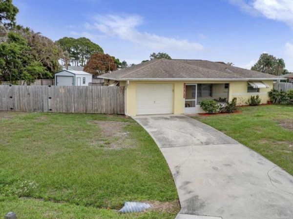 1491 SE Concha Street, Port St. Lucie, FL 34983
