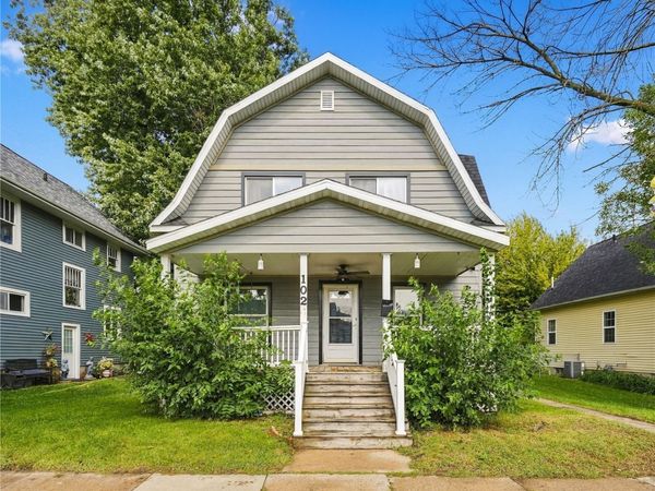 1024 D Avenue NW, Cedar Rapids, IA 52405