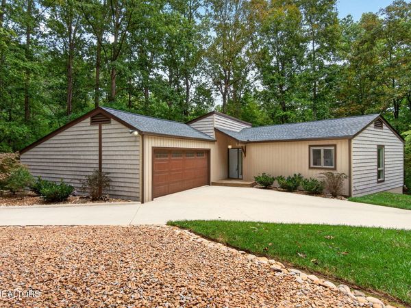 179 Devon Rd, Crossville, TN 38558