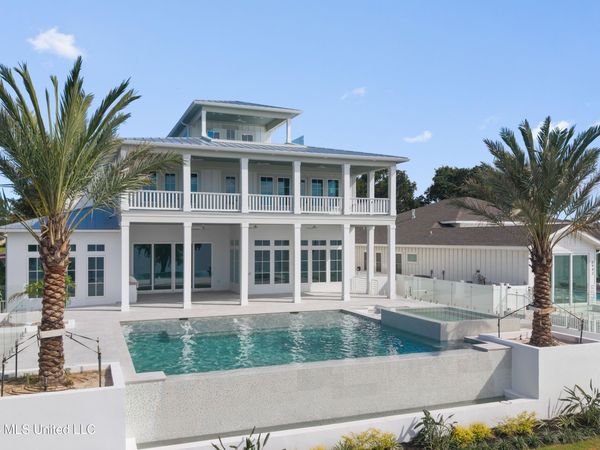 1936 Beach Drive, Gulfport, MS 39507