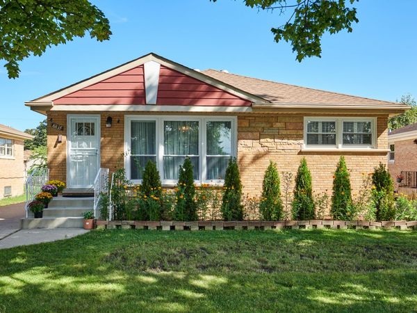8835 National Avenue, Morton Grove, IL 60053
