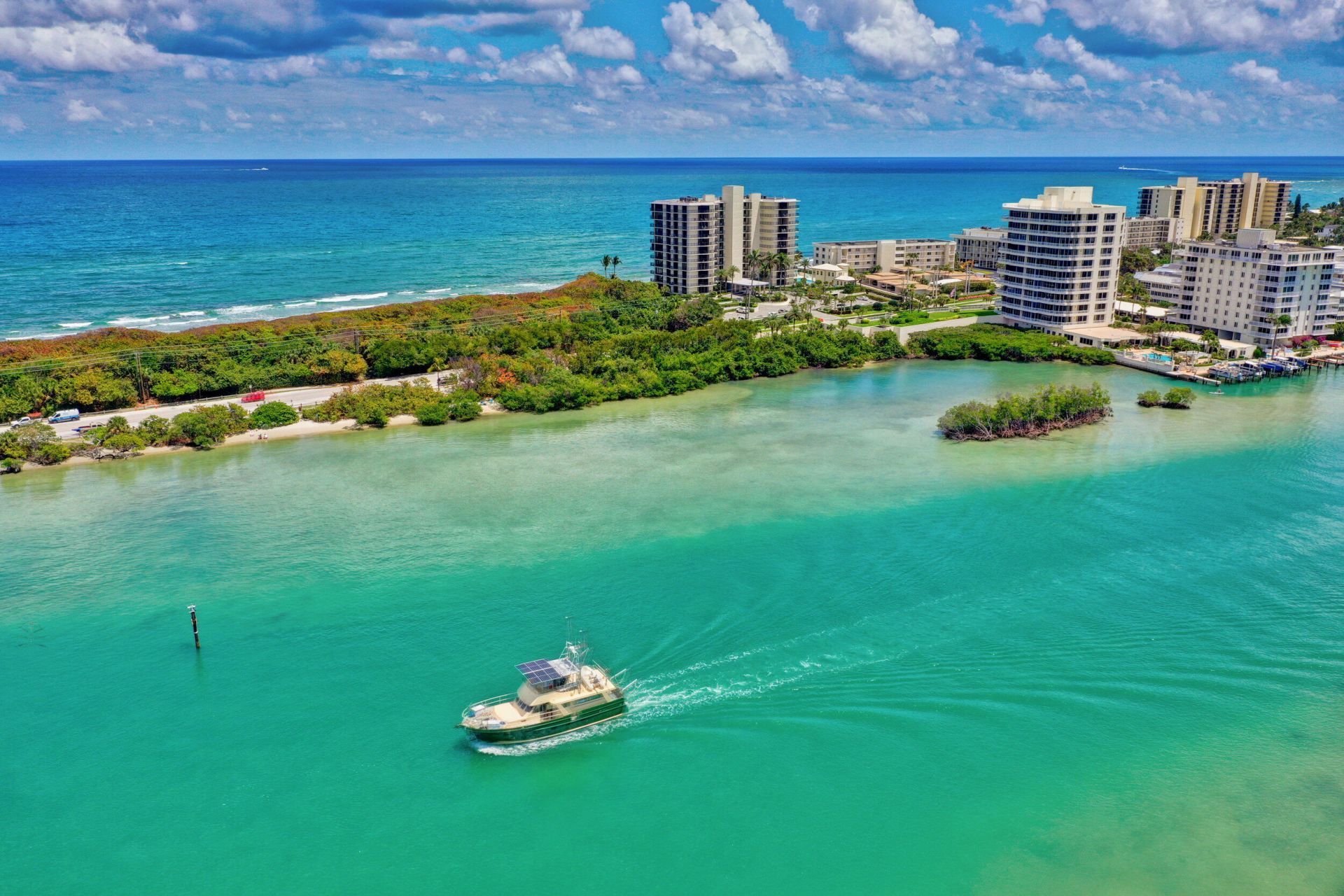 400 Beach Road, Unit 702, Tequesta, FL 33469 Photo