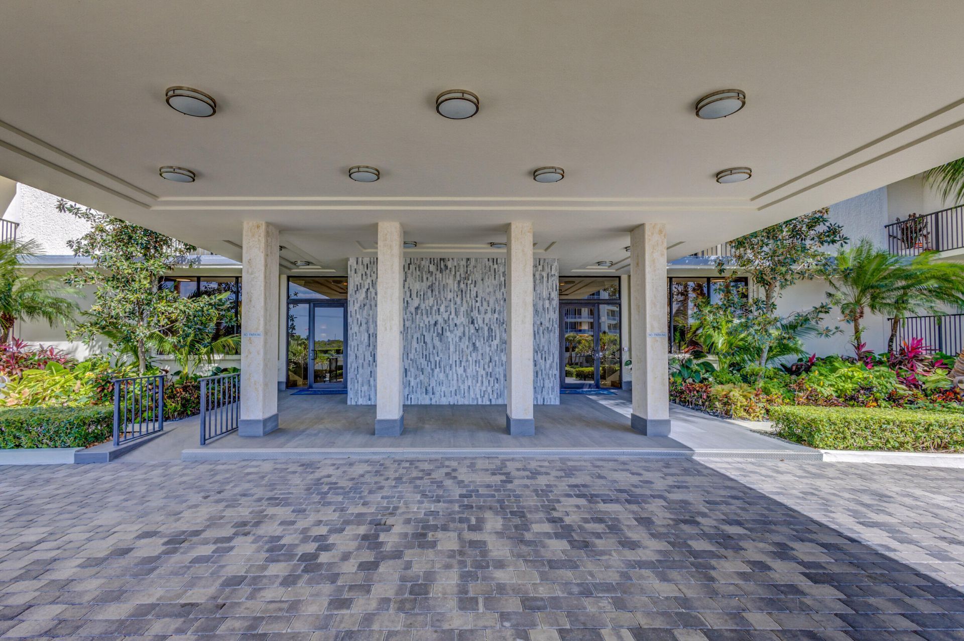 400 Beach Road, Unit 702, Tequesta, FL 33469 Photo