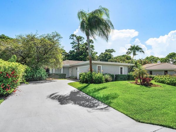 6387 Eastpointe Pines Street, Palm Beach Gardens, FL 33418