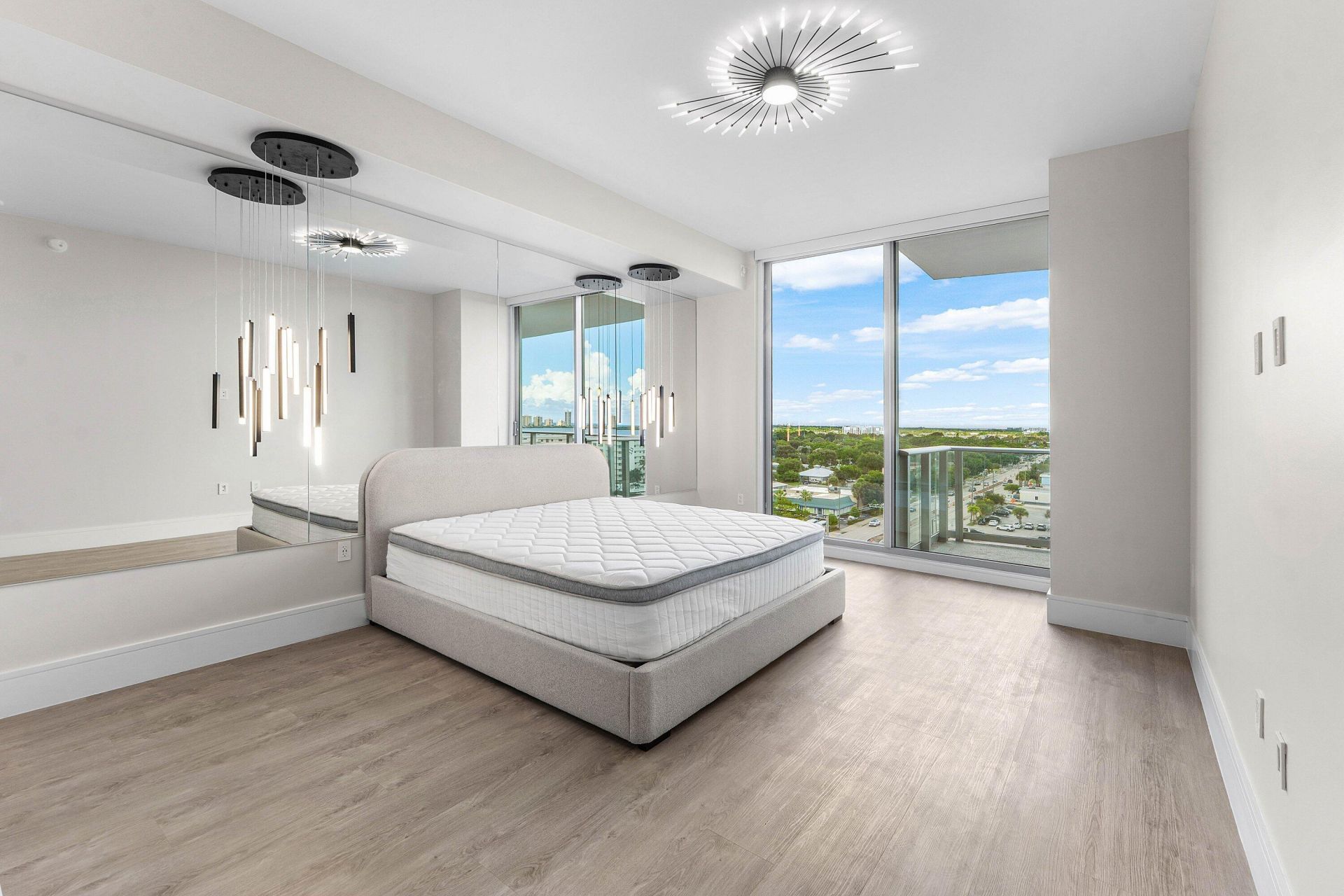 220 Lake Shore Drive, Unit 917, Lake Park, FL 33403 Photo