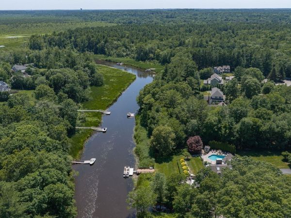 112 River Rd, Hanover, MA 02339