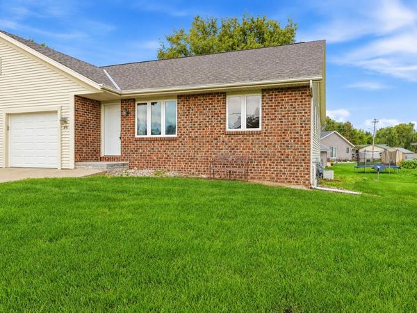 406 Keno Cir, Horicon, WI 53032