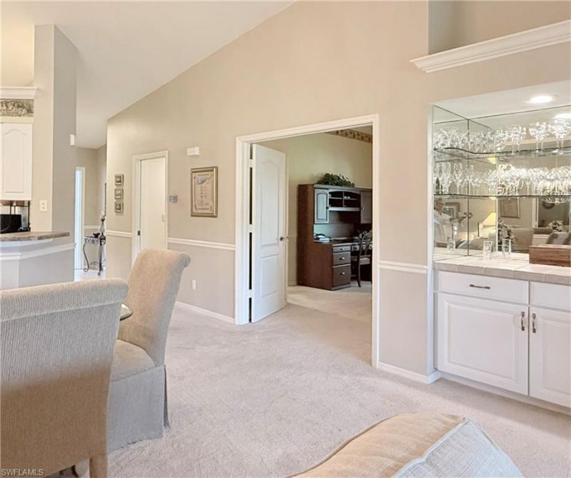 8580 Naples Heritage Dr, Unit 621, Naples, FL 34112 Photo