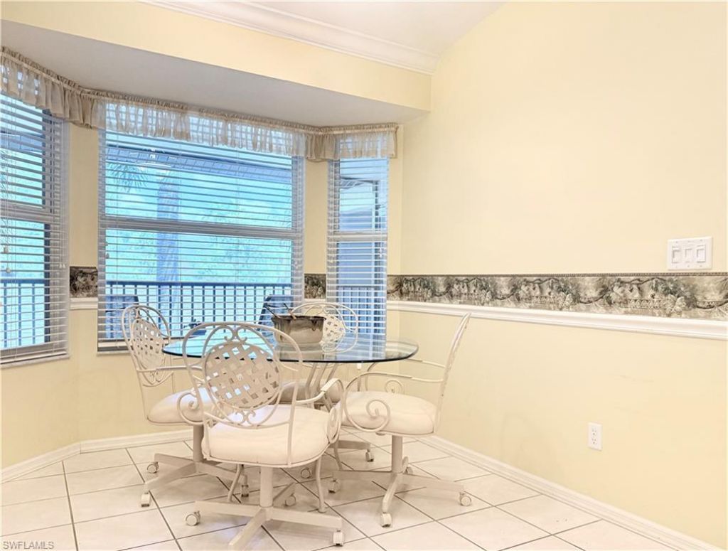 8580 Naples Heritage Dr, Unit 621, Naples, FL 34112 Photo