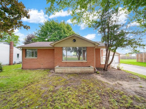 2937 Airport , Adrian, MI 49221