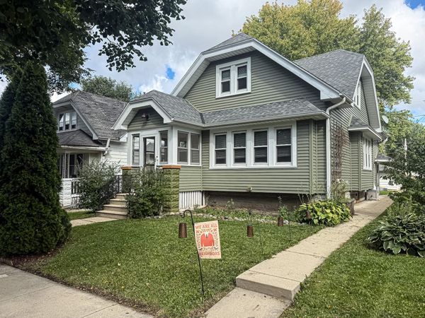 2222 S 78th St, West Allis, WI 53219