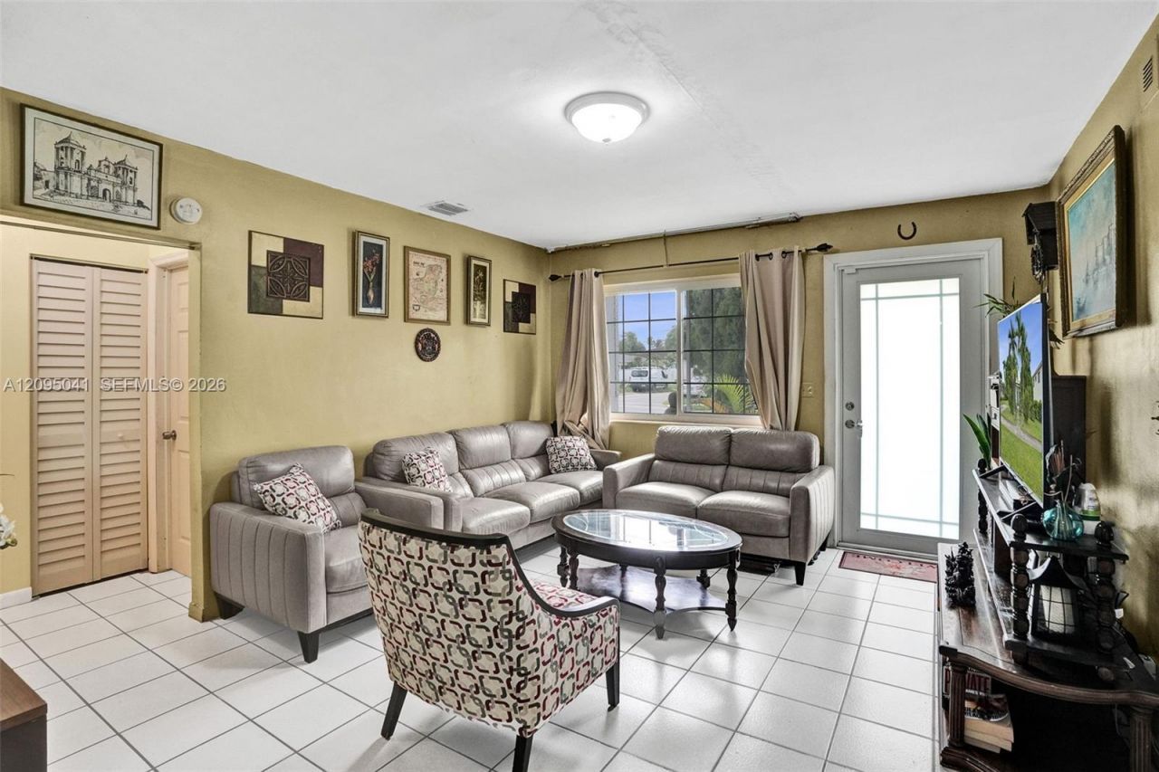 17401 NE 11th Ct, Miami, FL 33162 Photo