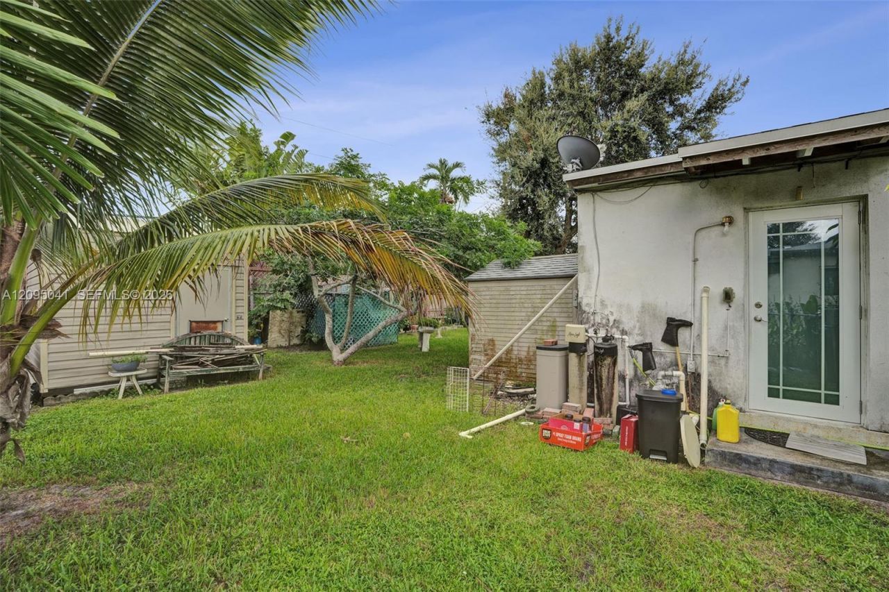 17401 NE 11th Ct, Miami, FL 33162 Photo