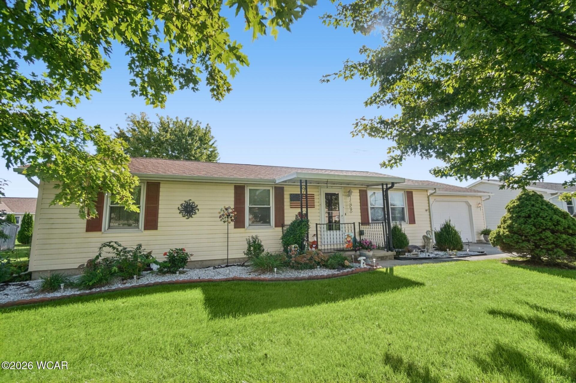 922 Dearbaugh Avenue, Wapakoneta, OH 45895 Main Photo
