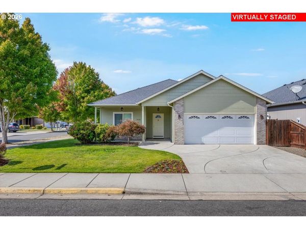 1633 CLAUDIA WAY, Grants Pass, OR 97527