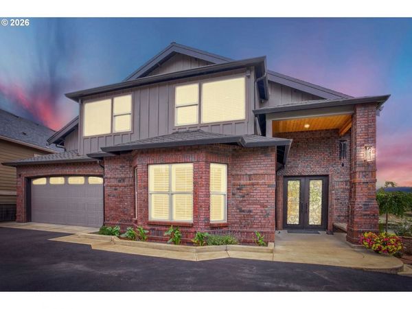 383 W CLACKAMAS BLVD, Gladstone, OR 97027