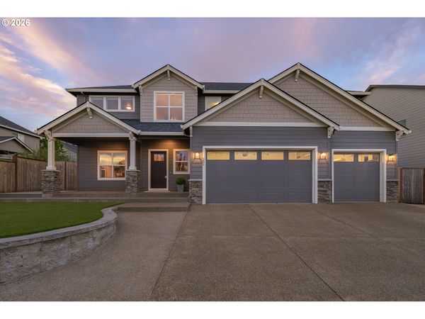 282 SW MT ST HELENS ST, McMinnville, OR 97128