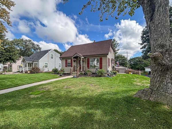 W164N8586 Hiawatha AVENUE, Menomonee Falls, WI 53051