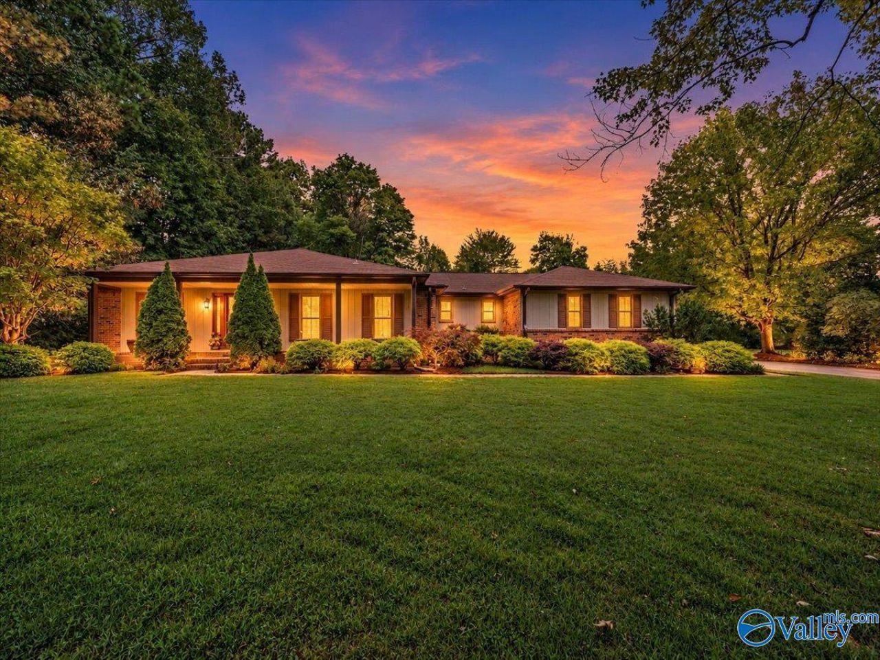 139 South View Drive, Huntsville, AL 35806 Main Photo