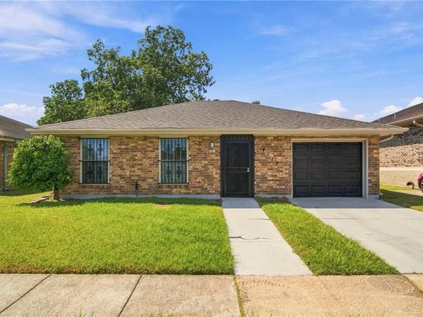 4712 VIRGILIAN Street , New Orleans, LA 70126