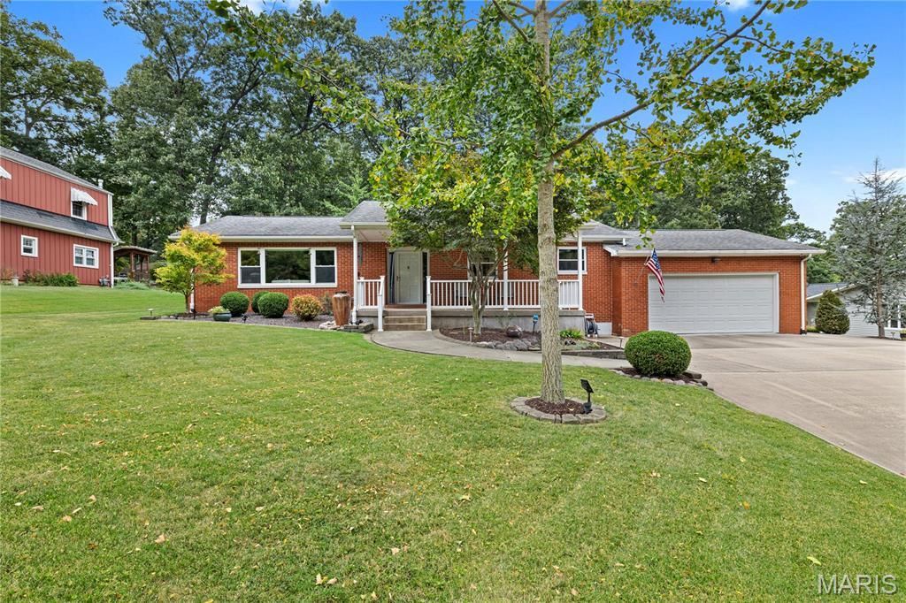 620 W Kinkead Road, Hillsboro, IL 62049 Main Photo