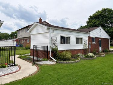 33564 Vista Way, Fraser, Mi 48026