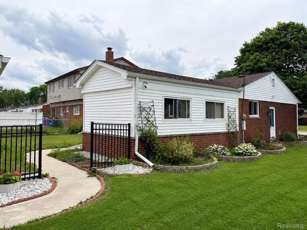 33564 Vista Way, Fraser, Mi 48026