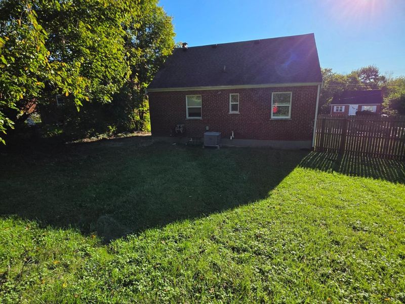 8253 Royal Heights Drive, Colerain Township, OH 45239 Photo 11
