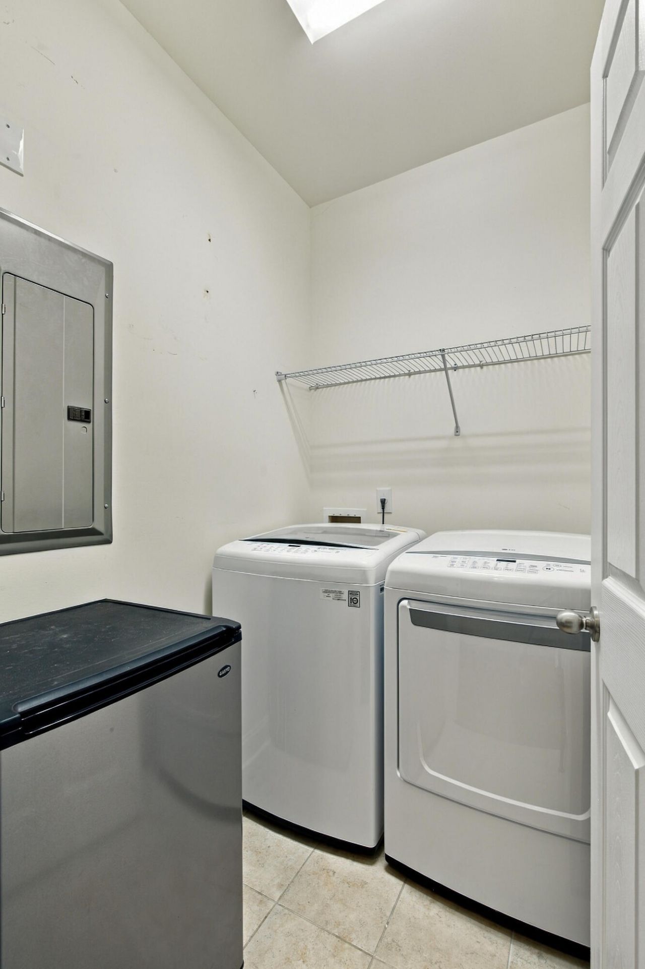 1647 Seabago Drive Photo 8