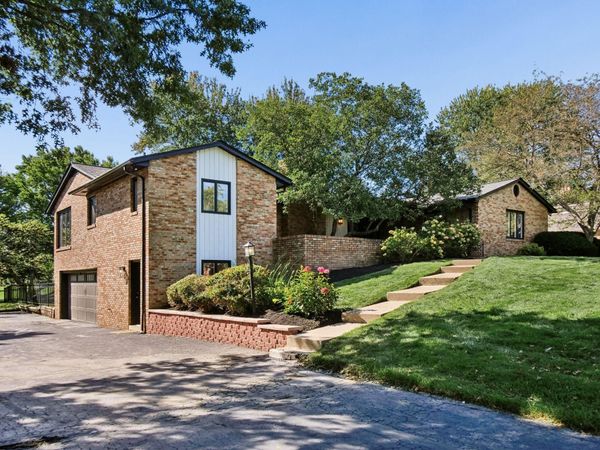 8039 Golfview Court, Columbus, OH 43235