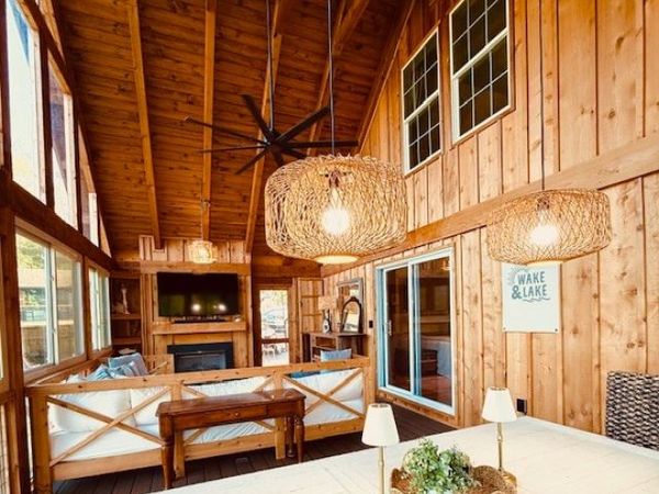 446 Oak Dr, Smithville, TN 37166