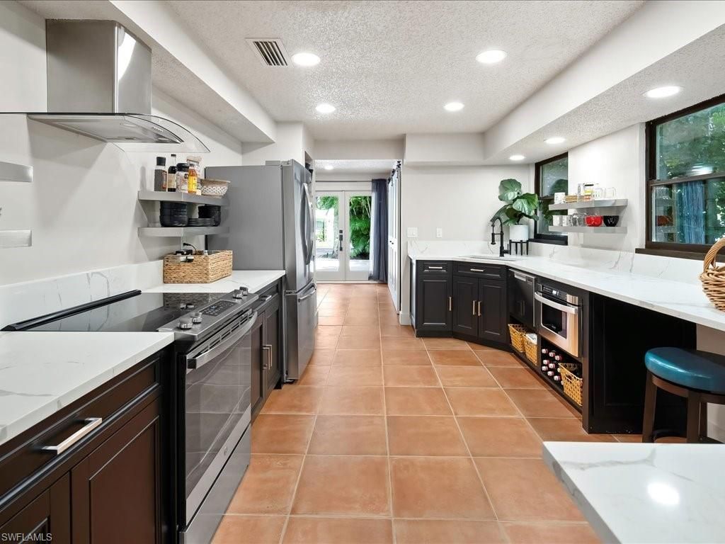 1046 Sperling Ave, Naples, FL 34103 Photo