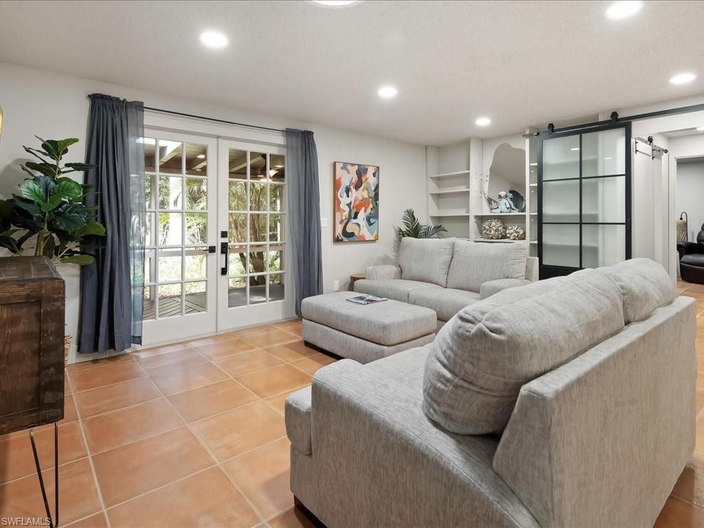 1046 Sperling Ave, Naples, FL 34103 Photo