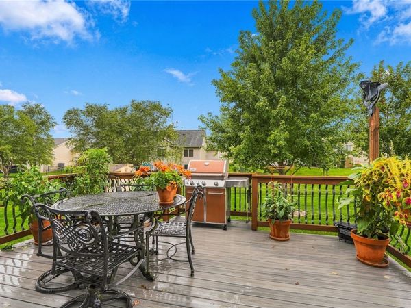 2050 Rosewood Ridge Drive , Marion, IA 52302