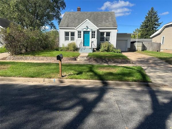 2228 8th Street, Eau Claire, WI 54703