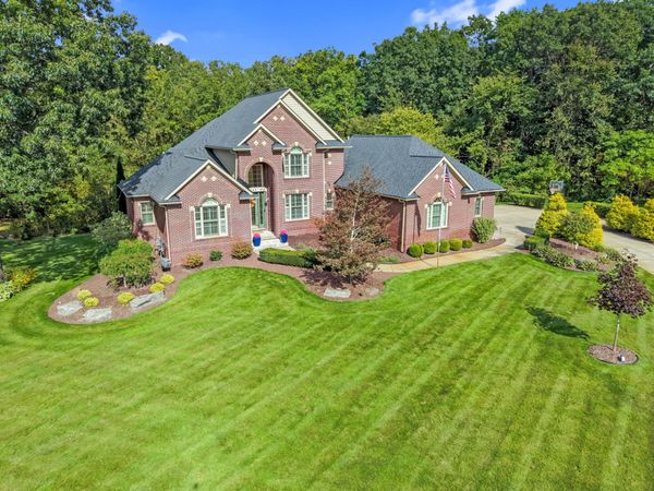 8541 Lone Meadow Court, Howell, MI 48843