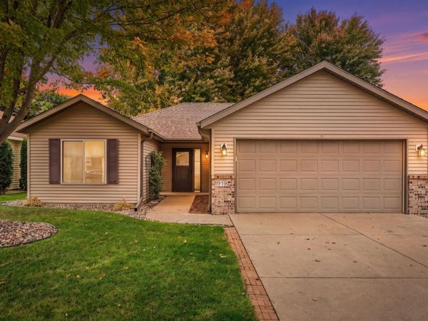 919 Willow Grove Circle , Waite Park, MN 56387