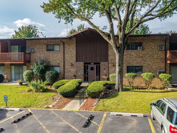 200 Willow Lane , Unit C-219, Willow Springs, IL 60480